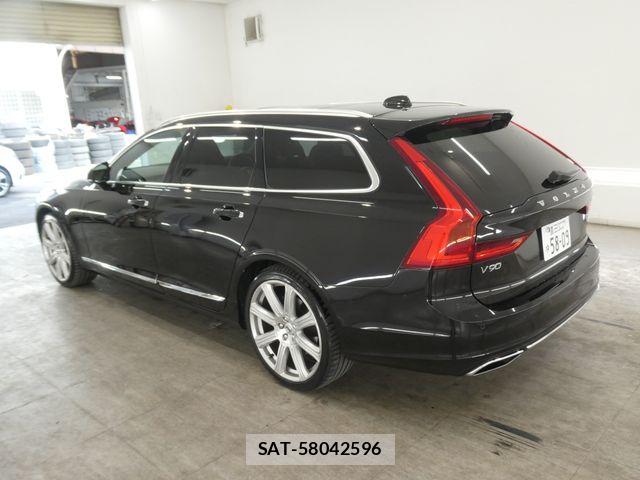 Volvo V90 2017-09 8102549-1