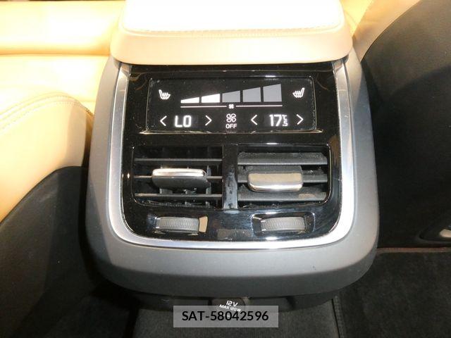 Volvo V90 2017-09 8102549-19