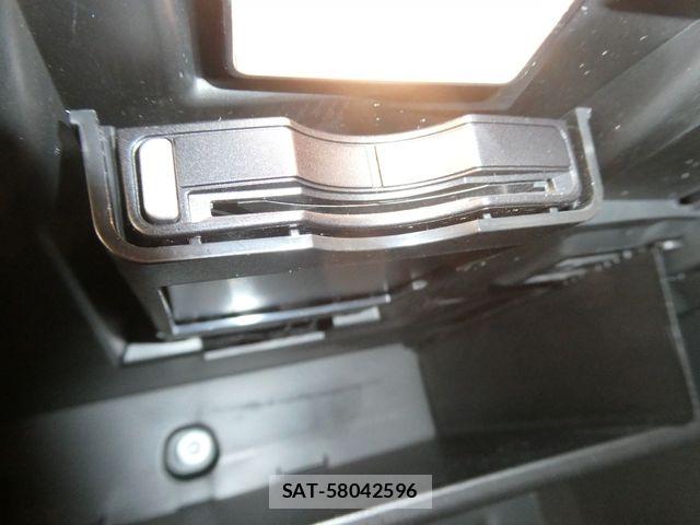 Volvo V90 2017-09 8102549-22