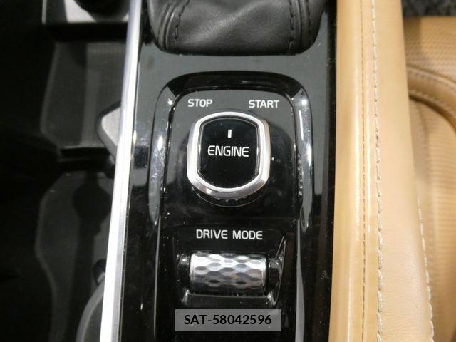 Volvo V90 2017-09 8102549-23