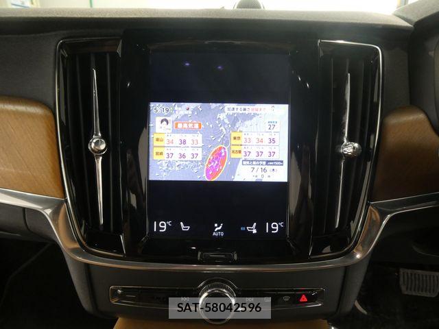 Volvo V90 2017-09 8102549-24