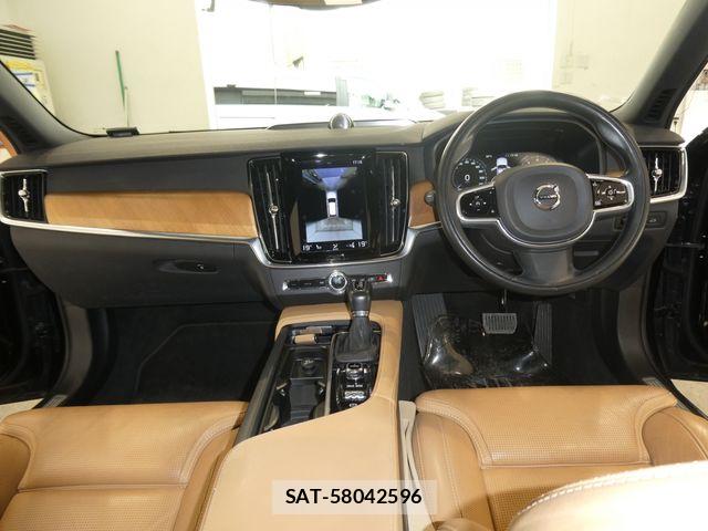 Volvo V90 2017-09 8102549-2