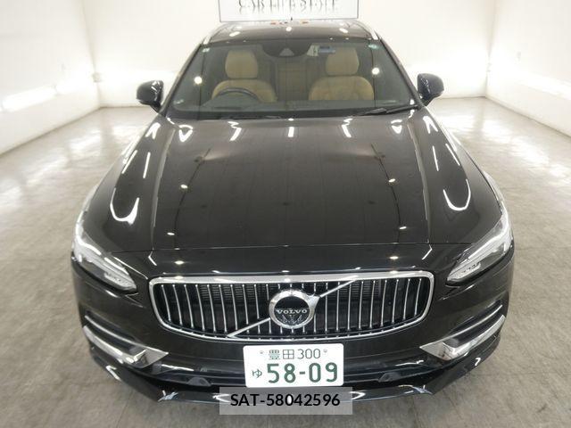 Volvo V90 2017-09 8102549-3