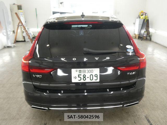 Volvo V90 2017-09 8102549-4