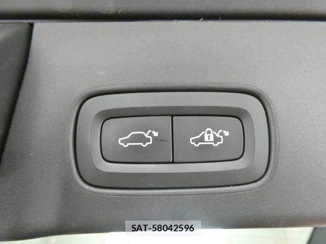 Volvo V90 2017-09 8102549-8