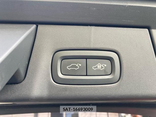 Volvo V90 2017-06 8102556-15