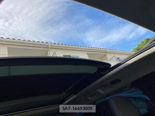 Volvo V90 2017-06 8102556-20