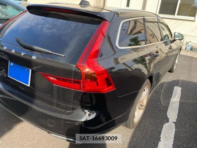 Volvo V90 2017-06 8102556-3