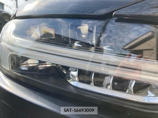 Volvo V90 2017-06 8102556-5