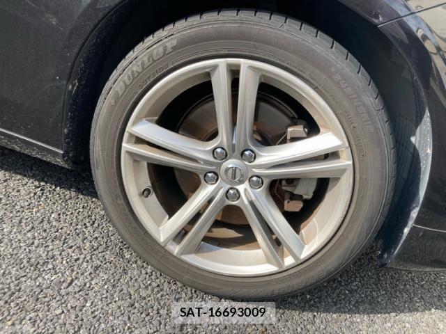 Volvo V90 2017-06 8102556-7