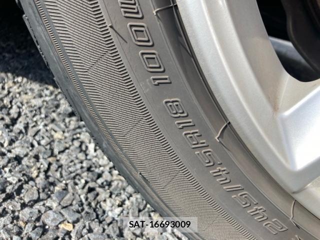 Volvo V90 2017-06 8102556-8