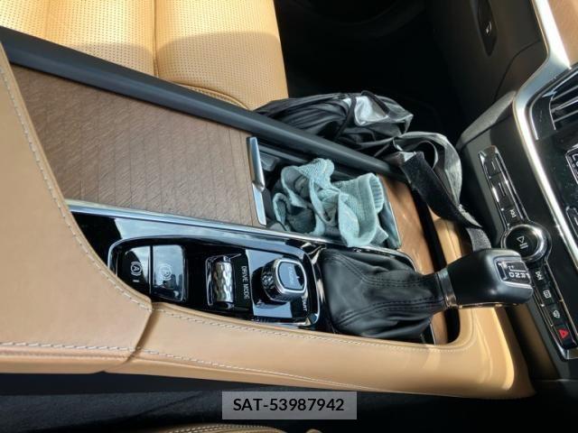 Volvo V90 2018-02 8146952-14
