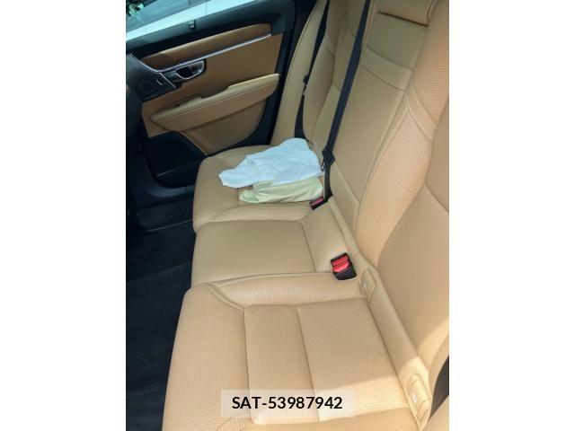 Volvo V90 2018-02 8146952-16