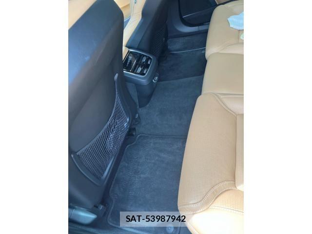 Volvo V90 2018-02 8146952-17