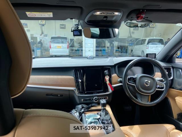 Volvo V90 2018-02 8146952-18