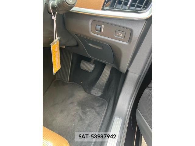 Volvo V90 2018-02 8146952-23