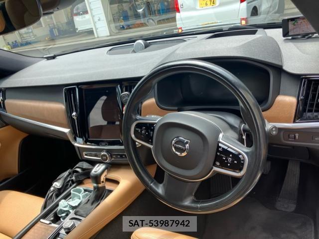 Volvo V90 2018-02 8146952-24