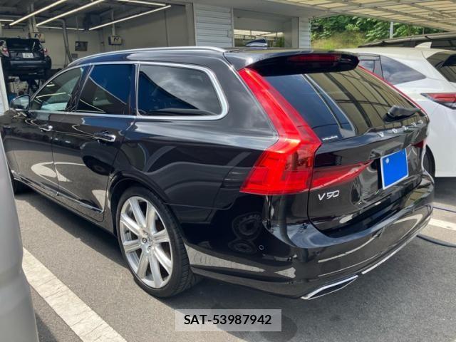 Volvo V90 2018-02 8146952-3