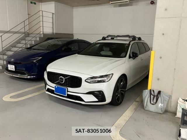 Volvo V90 2021-07 8159483-0
