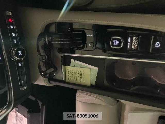 Volvo V90 2021-07 8159483-18