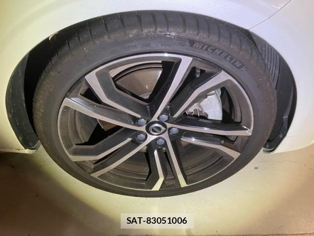 Volvo V90 2021-07 8159483-6