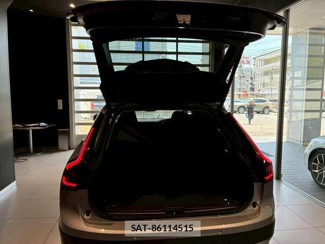 Volvo V90 2024-06 8369633-8