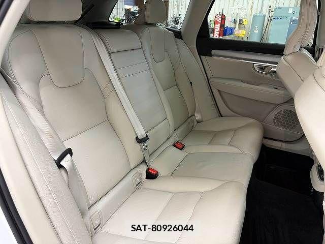 Volvo V90 2019-09 8486234-11