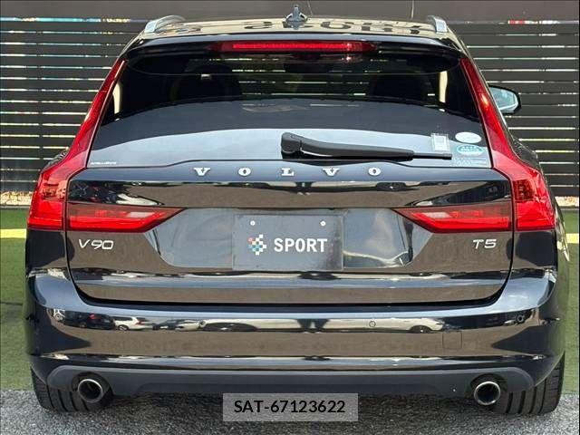 Volvo V90 2017-03 8486236-15