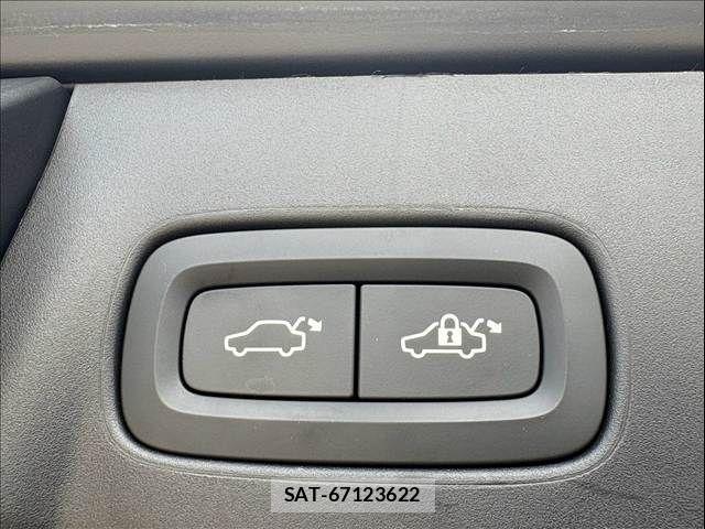 Volvo V90 2017-03 8486236-8