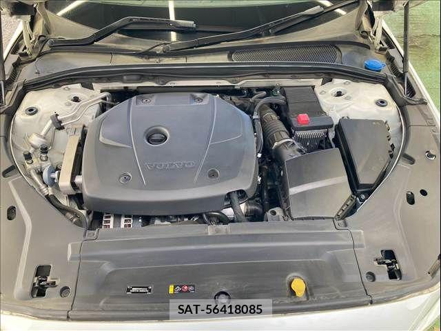 Volvo V90 2017-07 8486238-13