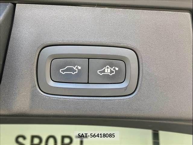 Volvo V90 2017-07 8486238-8
