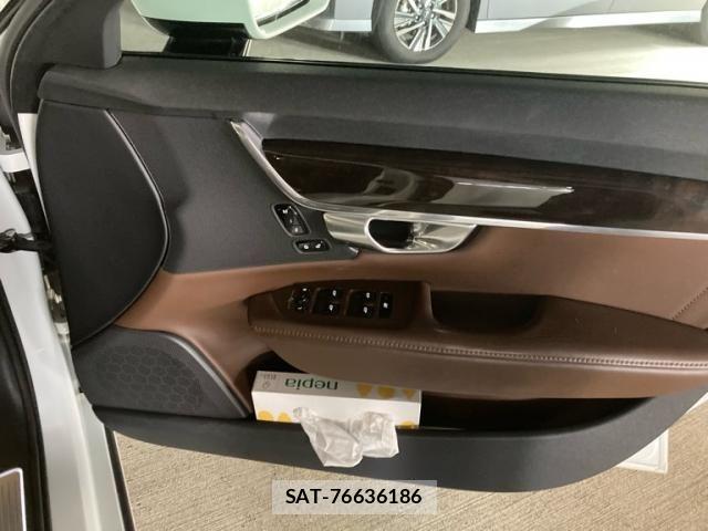 Volvo V90 2018-04 8797868-13