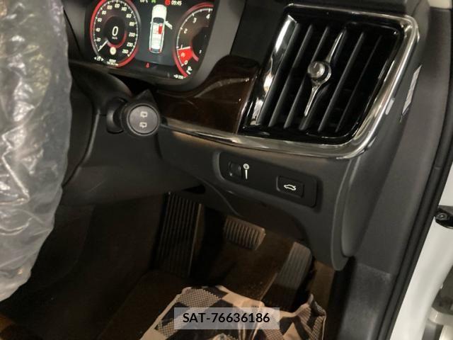 Volvo V90 2018-04 8797868-14