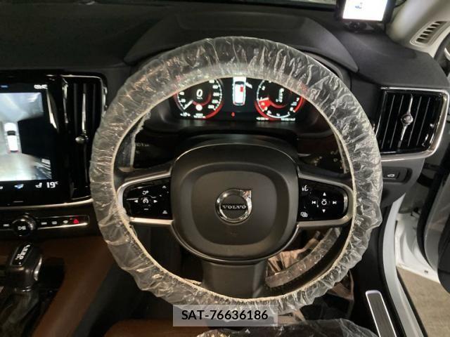 Volvo V90 2018-04 8797868-15