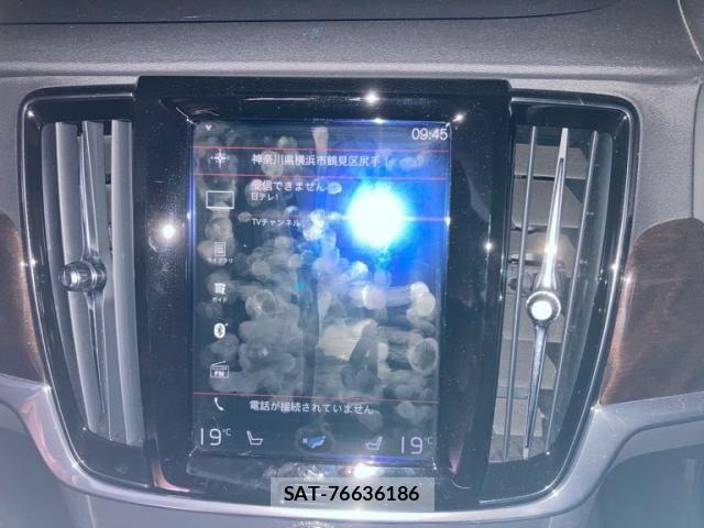 Volvo V90 2018-04 8797868-18