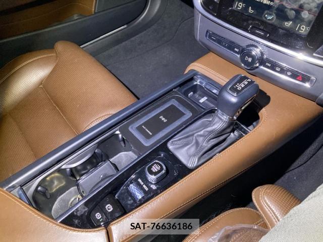 Volvo V90 2018-04 8797868-20