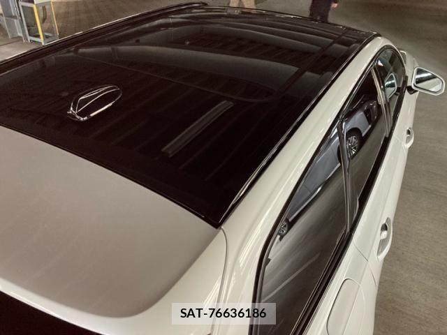 Volvo V90 2018-04 8797868-6