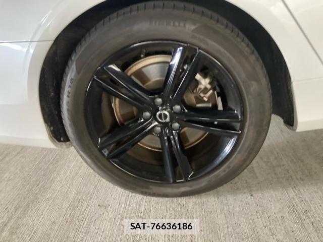Volvo V90 2018-04 8797868-8
