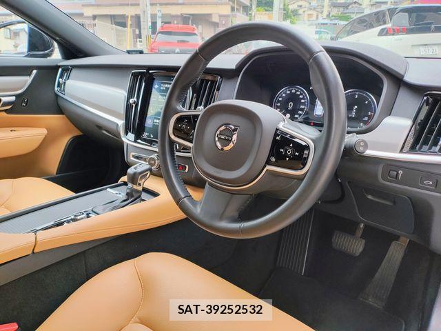 Volvo V90 2019-10 8832377-6
