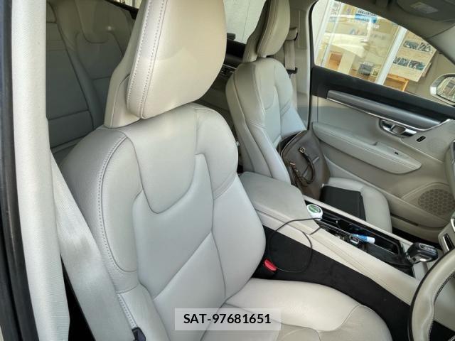 Volvo V90 2018-04 8882849-9