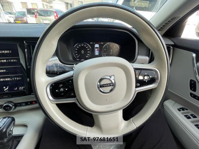Volvo V90 2018-04 8882849-12