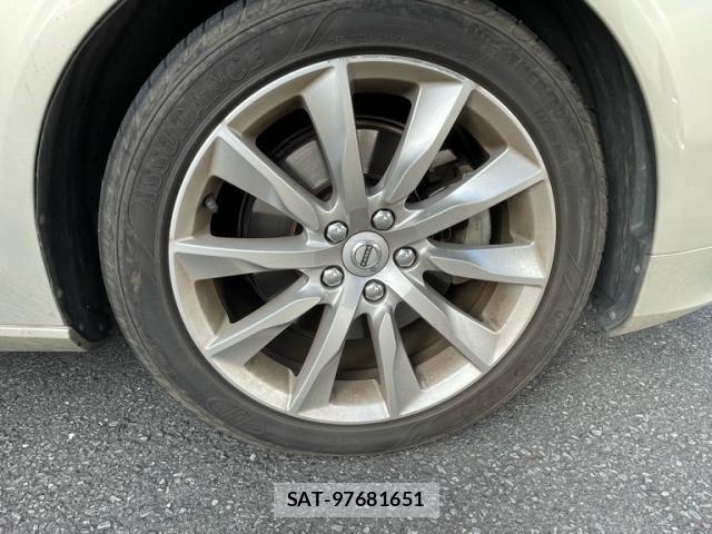 Volvo V90 2018-04 8882849-3