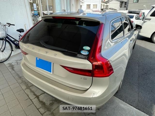 Volvo V90 2018-04 8882849-5