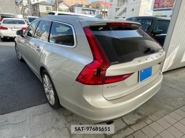 Volvo V90 2018-04 8882849-6