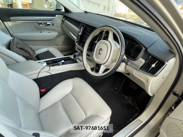 Volvo V90 2018-04 8882849-8