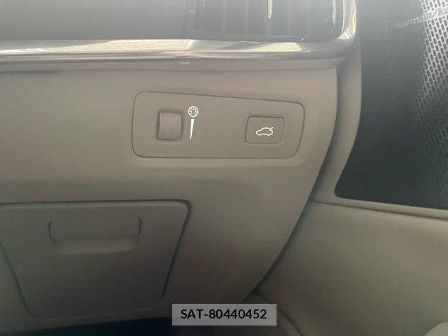 Volvo CROSS COUNTRY 2020-09 7730450-17