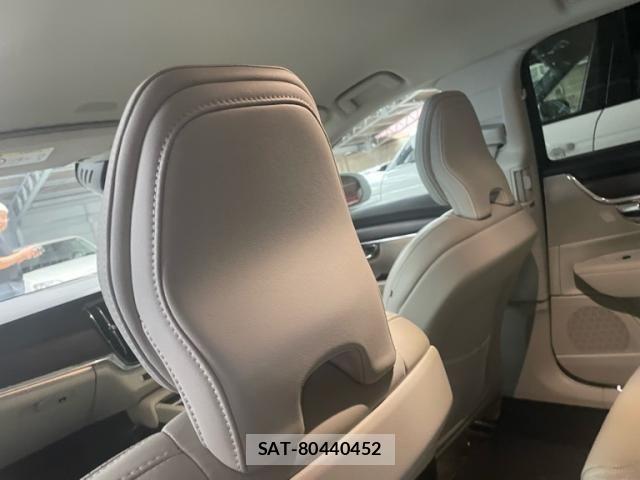 Volvo CROSS COUNTRY 2020-09 7730450-21