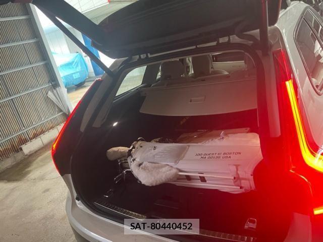 Volvo CROSS COUNTRY 2020-09 7730450-23