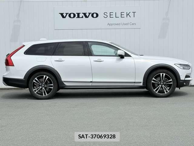 Volvo CROSS COUNTRY 2018-07 7790291-10