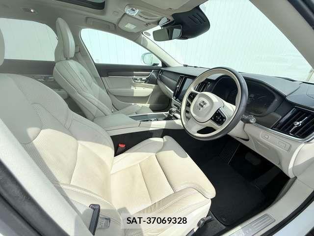Volvo CROSS COUNTRY 2018-07 7790291-15